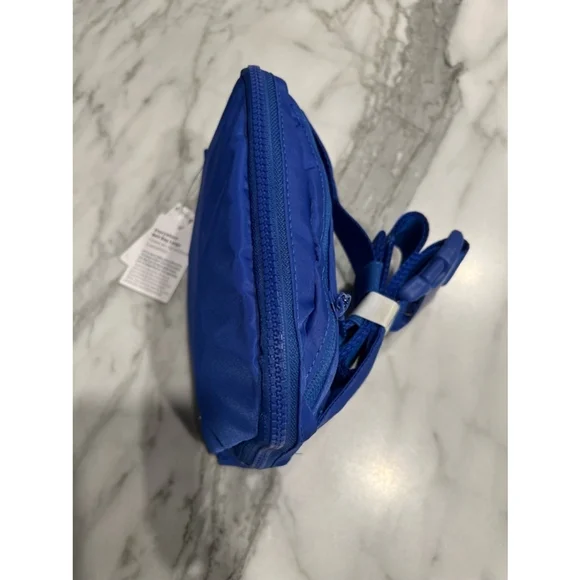 NWT Lululemon 2L Everywhere Belt Bag Large Blue - Picture 4 of 10
